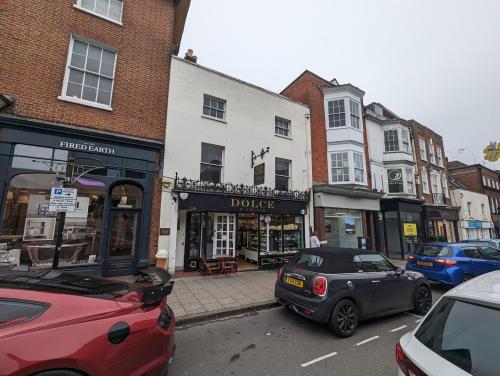 206-208 High Street, Guildford, GU1