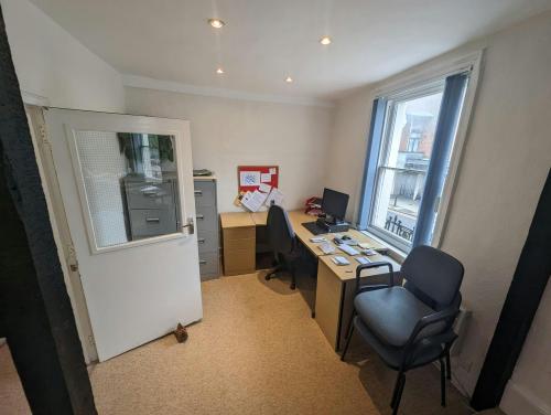 206-208 High Street, Guildford, GU1
