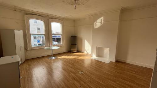 96+96a Spring Bank, Hull, HU3