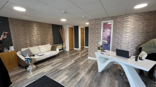 54 Hull Road, Hessle, HU13