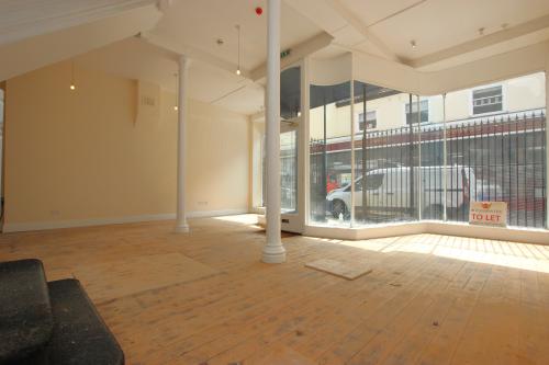 22-23 Market Place, Grantham, NG31
