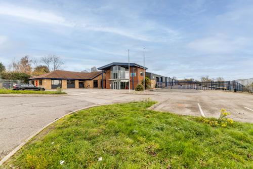 Finedon Road Industrial Estate, 45-49 Bradfield Road, Finedon Road Industrial Estate, Wellingborough, NN8