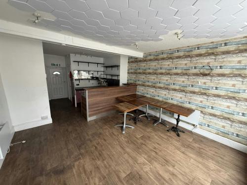 984 Abbeydale Road, Sheffield, S7