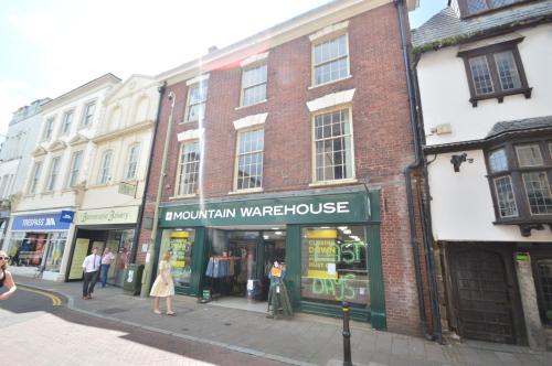 81 High Street, Barnstaple, EX31