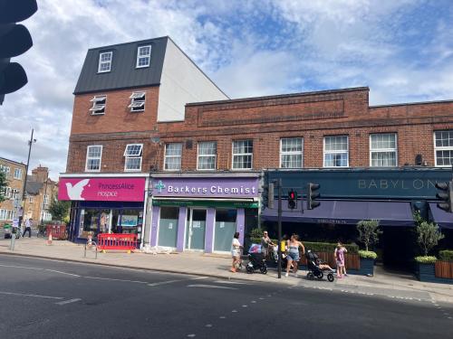 80 Coombe Lane, Raynes Park, London, SW20