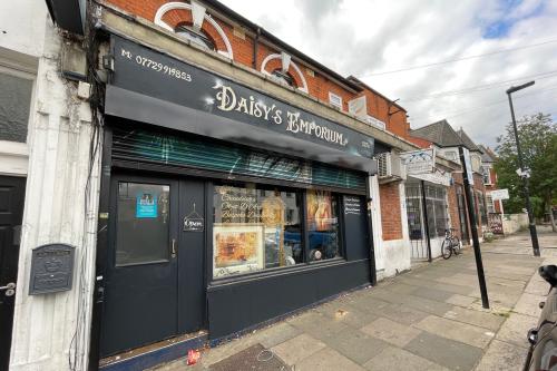 527A Green Lanes, Harringay, London, N4