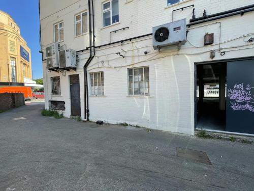 413-415 Holloway Road, Holloway, London, N7