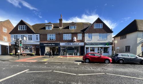 32 High Street, Banstead, SM7