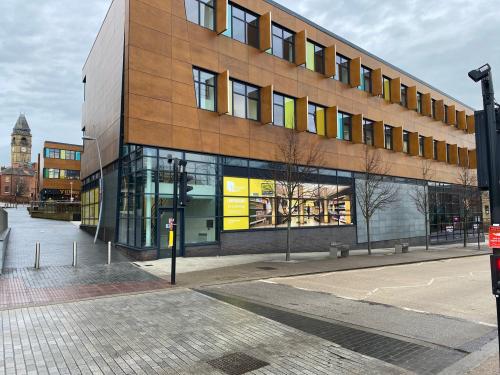Unit 8, 2 Burgage Square, Wakefield, WF1