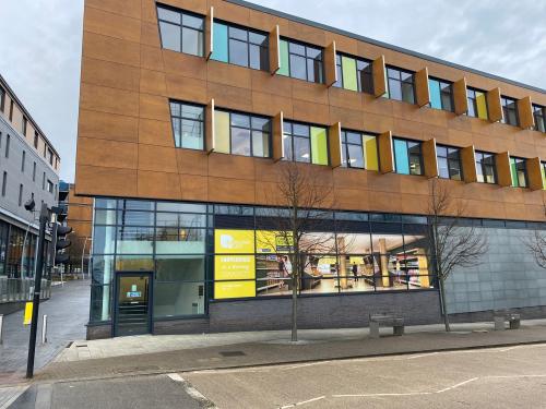 Unit 8, 2 Burgage Square, Wakefield, WF1