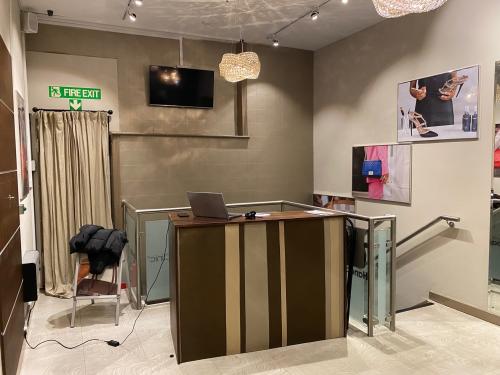 12, Queens Arcade, Briggate, Leeds, LS1