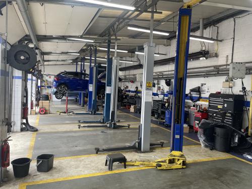 Car Showroom, Watling Street, Old Stratford, Milton Keynes, MK19