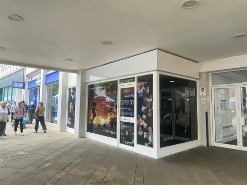 Unit 28, Fareham Shopping Centre, 89 West Street, Fareham, PO16