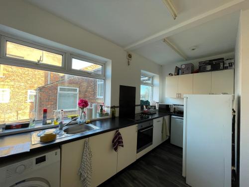 17-19 Beverley Road, Hull, HU3