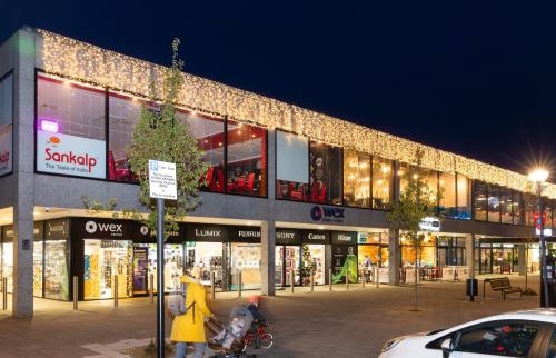 9,200 sq ft - Unit 4 Lloyds Court, Milton Keynes, MK9